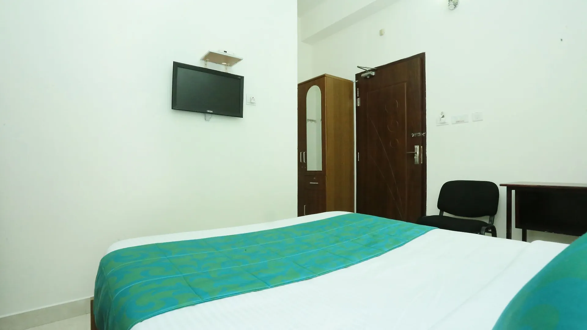 Kochi Oyo 10461 Hotel White Residency